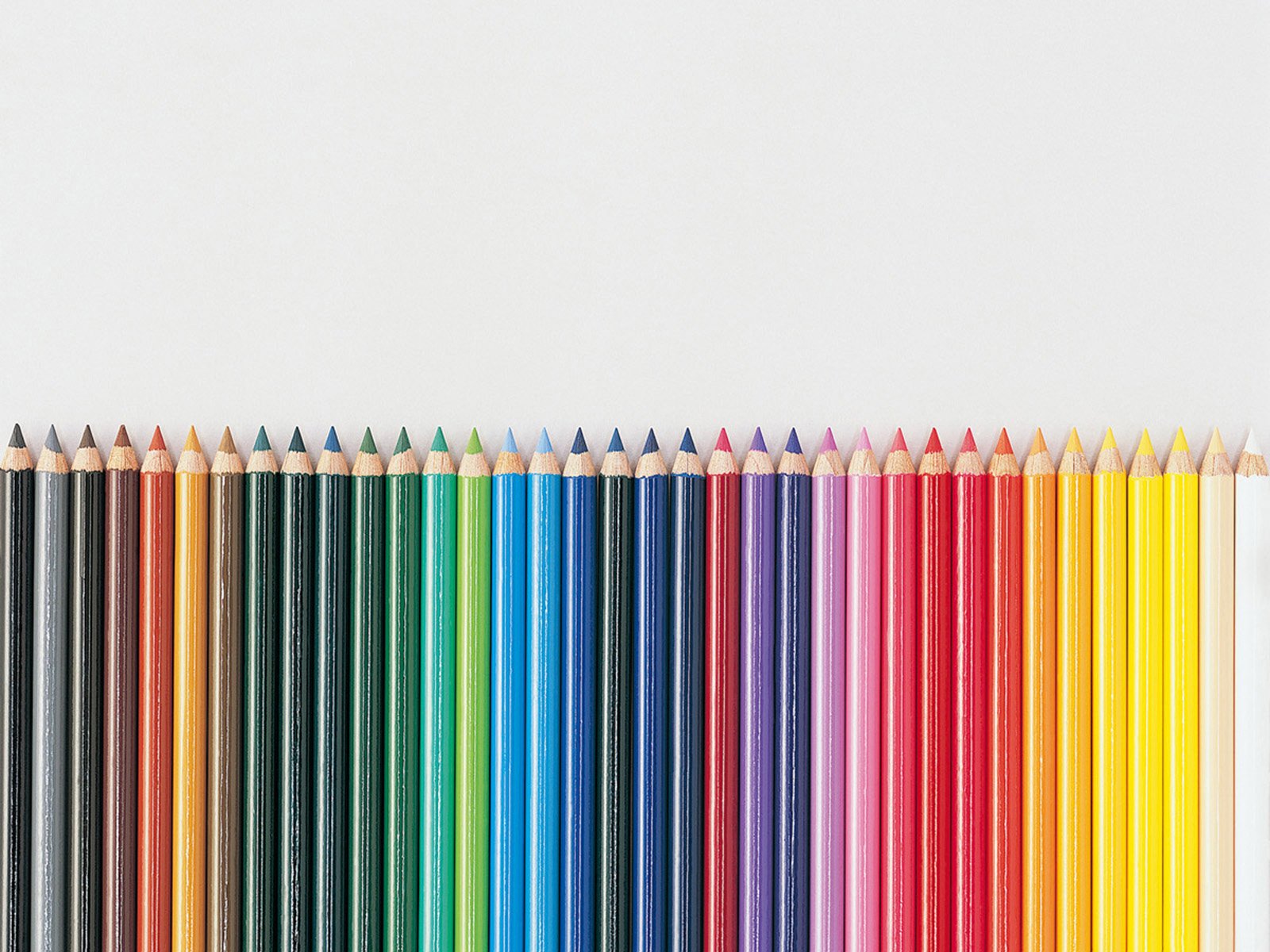 Карандаши цветные задания. Карандаши колор пенсил. Карандаши цветные. Цветные карандаши на белом фоне. Цветные карандаши в ряд.
